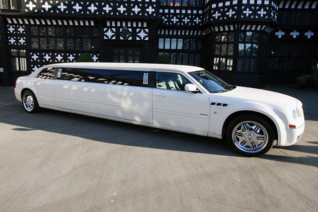 Chrysler Limousine - Image 1 of 1