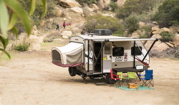 Hybrid RV trailer