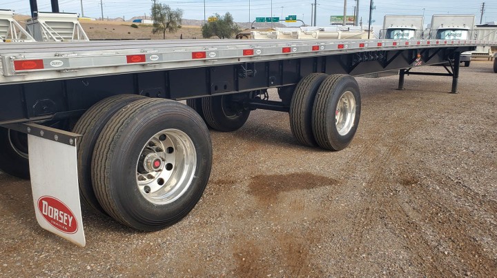 Flatbed trailer for rent