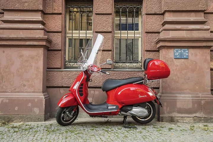 Red moped for rent