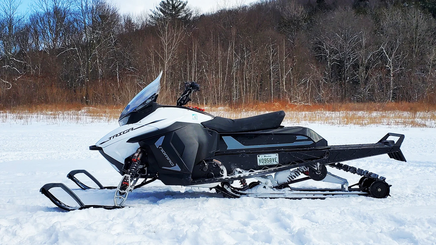 Snowmobile for rent - Image 1 of 1