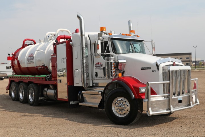 Vacuum Truck for rent