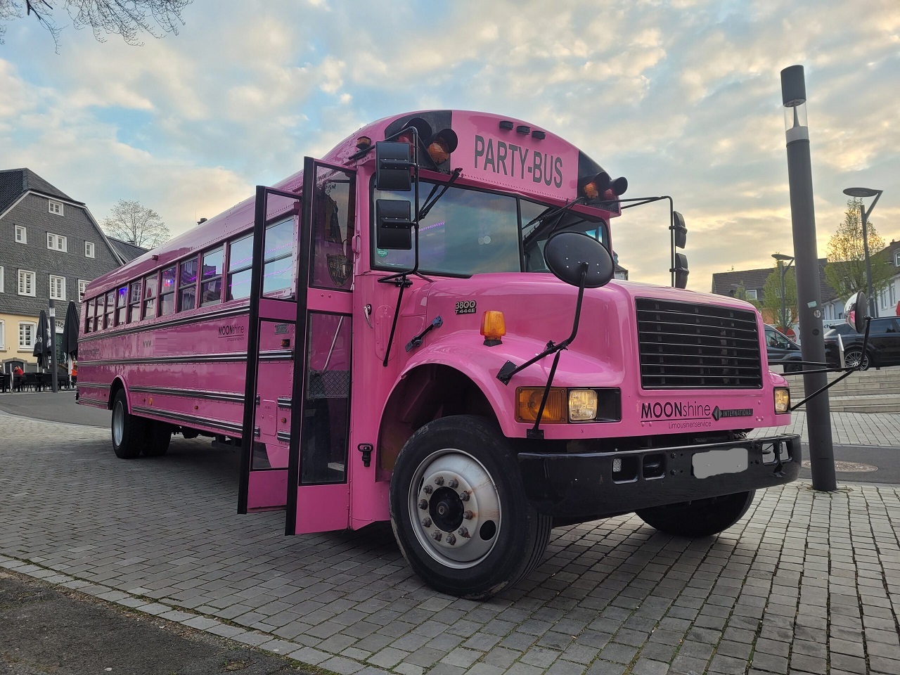 Pink Purty Bus - Image 1 of 1