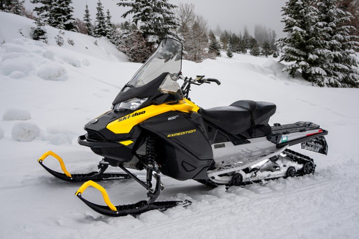 Snowmobile Ski-Doo Expedition Rental