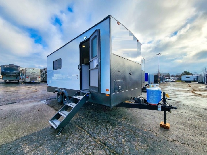 23' Office Trailer with Bathroom