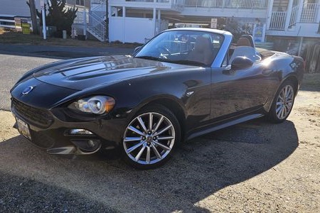 Fiat 124 Spider 2017 - Image 1 of 1