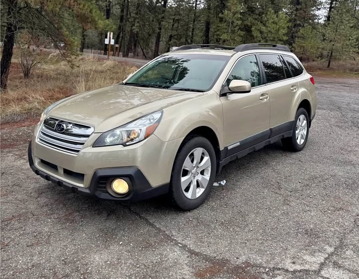 Subaru Outback 2011 - Image 1 of 1