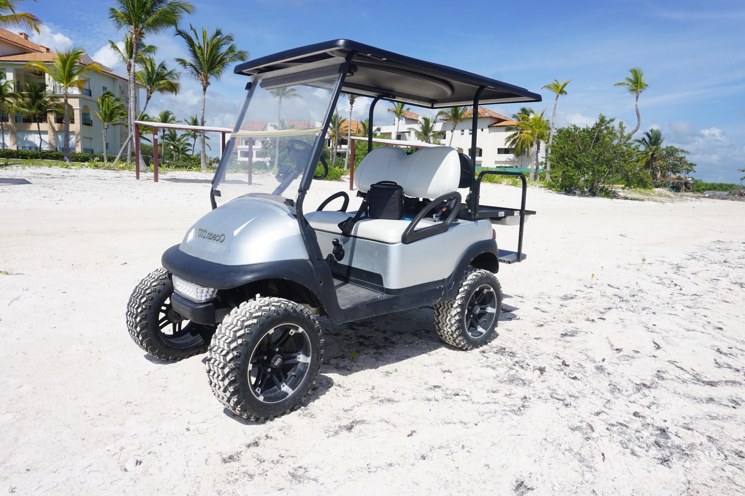 4 seater beach golf cart - Image 1 of 1