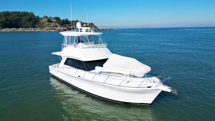 43' Charter Yacht