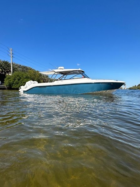 Motor Boat in Fort Lauderdale - Image 1 of 1