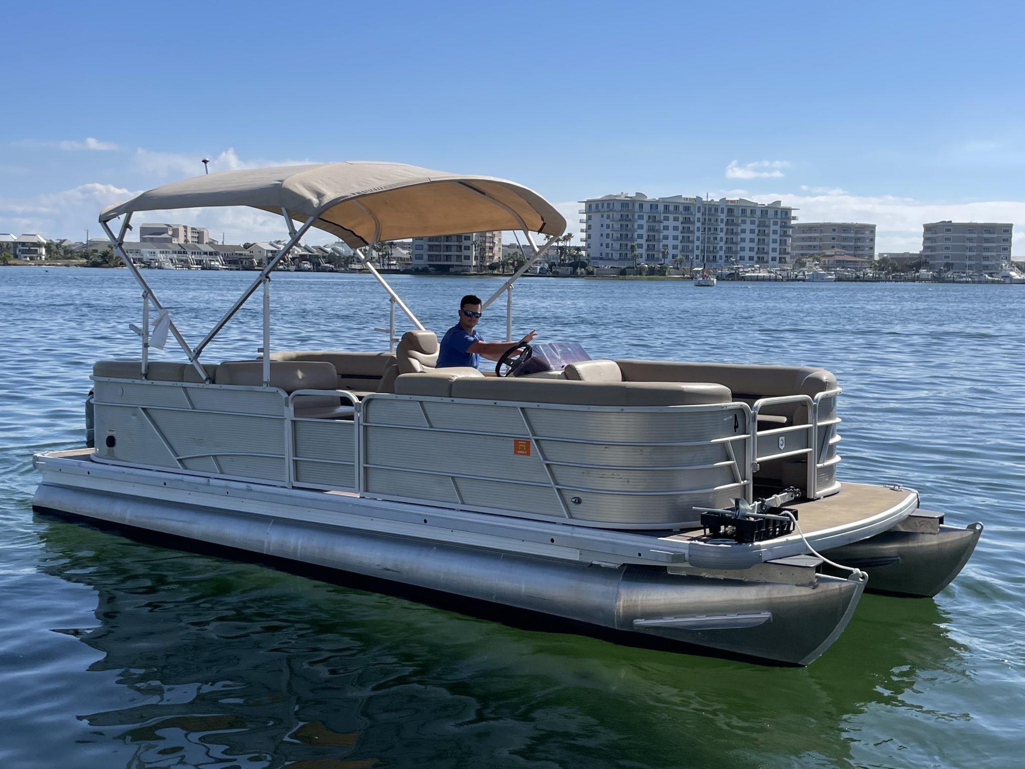 Destin Pontoon Boat 8 Person - Image 1 of 1