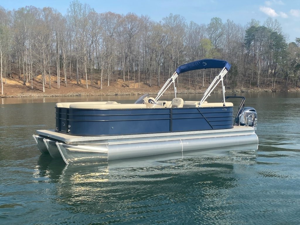 Tritoon Boat Smith Mountain Lake - Image 1 of 1