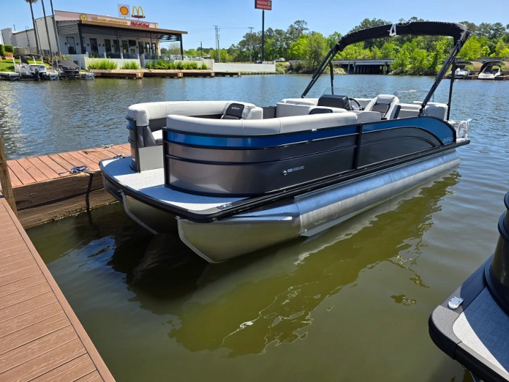 Pontoon Party Boat On Lake Conroe