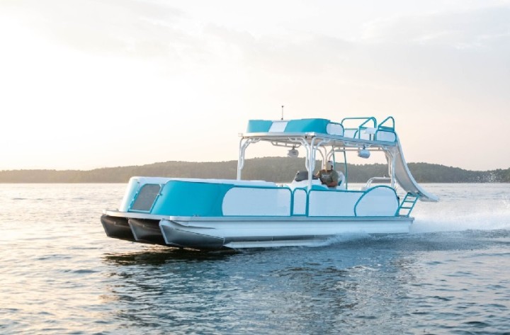 Tritoon Party Boat Lake Lewisville