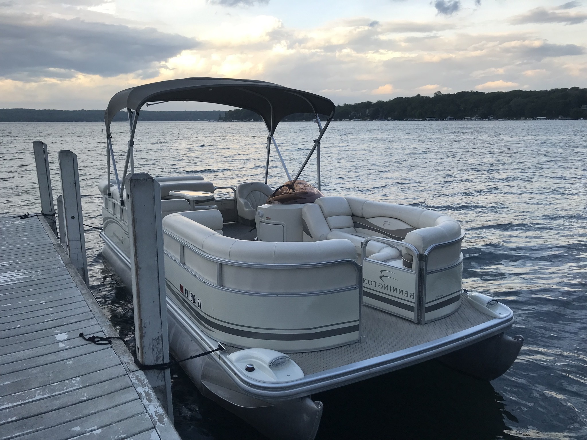 22 ft Pontoon Boat Lake Geneva - Image 1 of 1