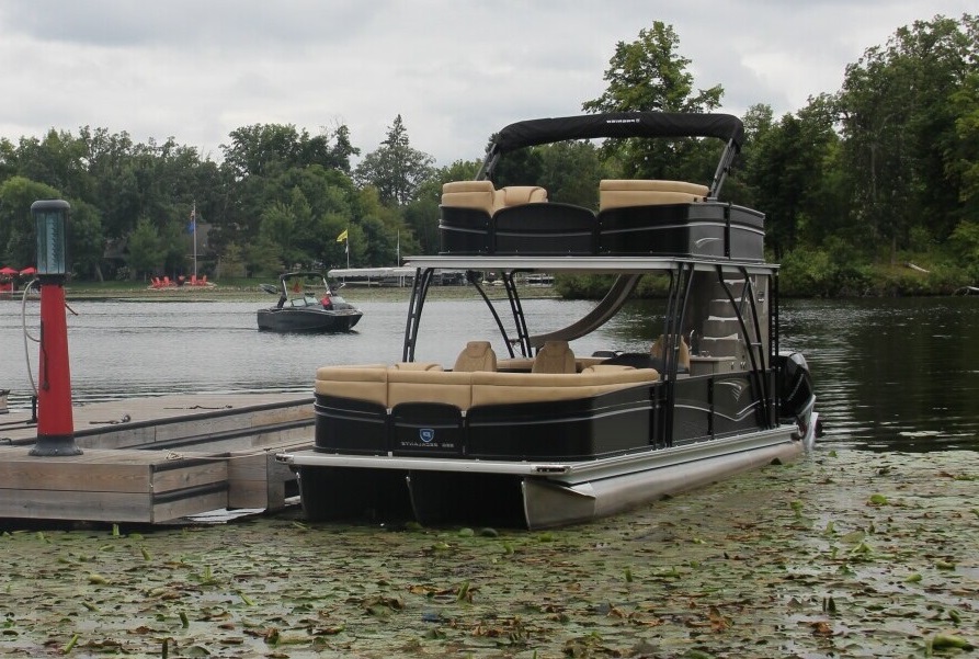 Two-tier Pontoon Gull Lake - Image 1 of 1