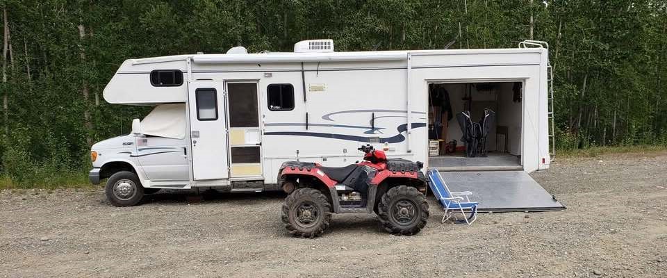 Anchorage 2000 Georgie Boy Travel Trailer Toy Hauler - Image 1 of 1