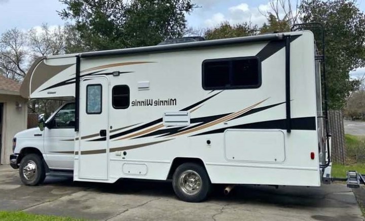 2019 Winnebago Minnie Winnie Campervan Sacramento