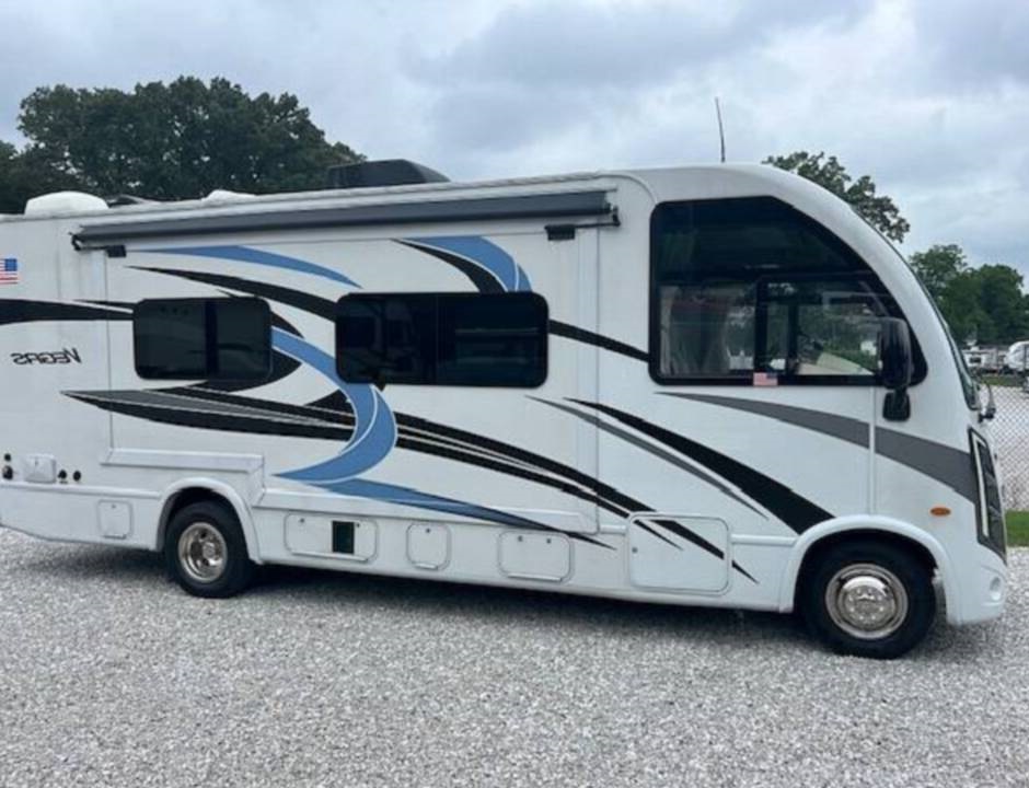 2023 Thor Motor Coach 24ft Motorhome Las Vegas - Image 1 of 2