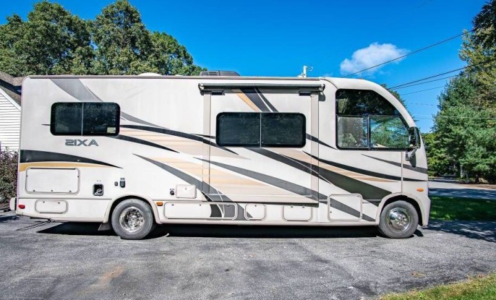 2015 Thor Motor Coach Motorhome Boston