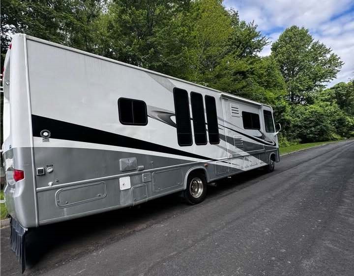 2008 Ford Hurricane Motorhome Trenton NJ - Image 1 of 1