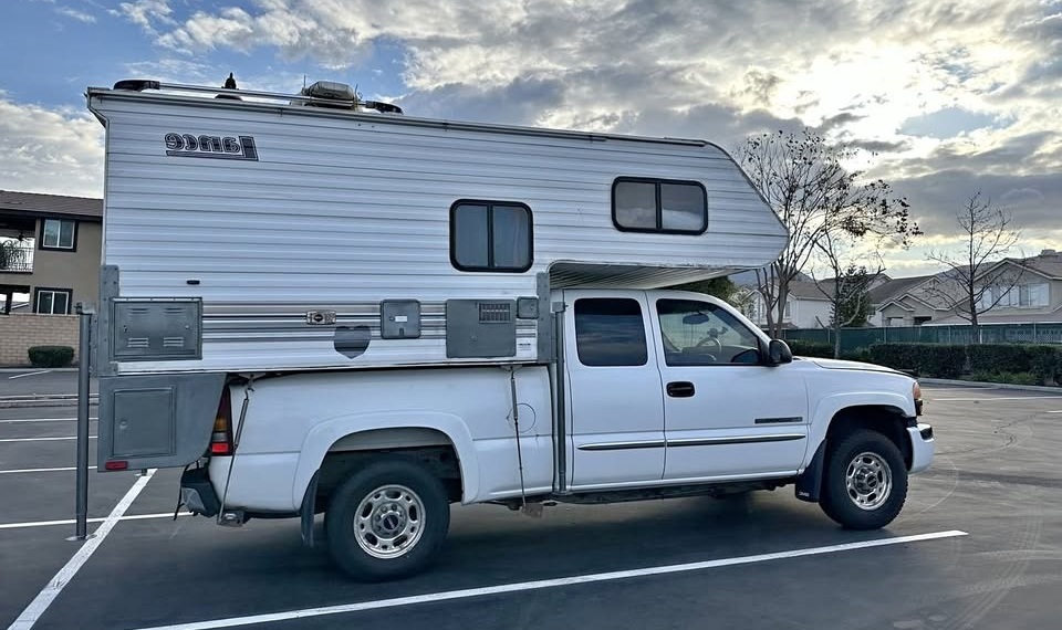 2005 Lance Truck Camper Denver - Image 1 of 2