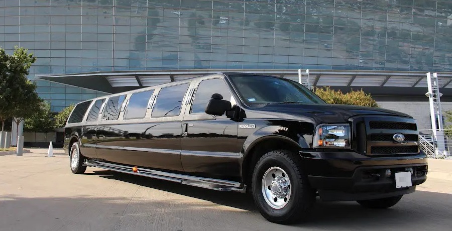 Limousine service in OKC - Image 1 of 1