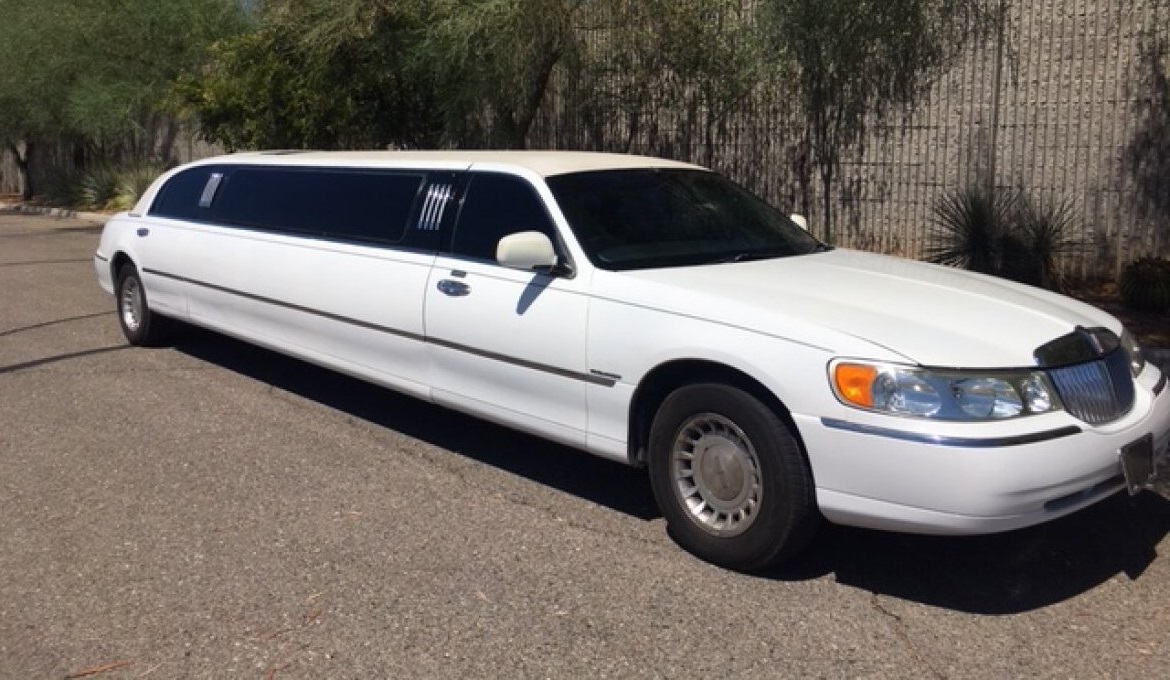 Limousine service in Tucson - Image 1 of 1