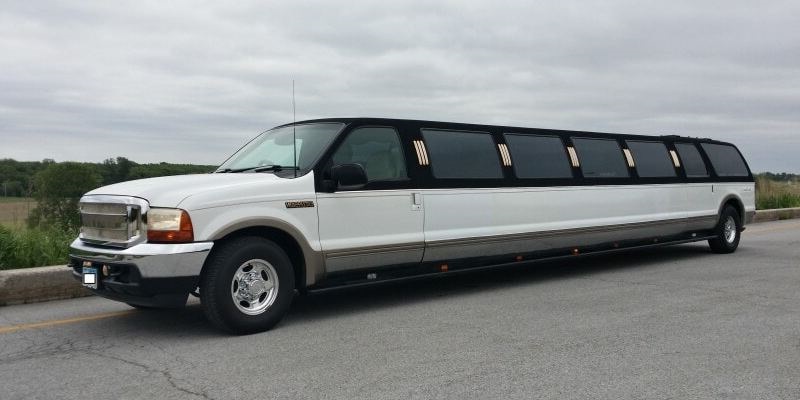 Limousine rental in Des Moines - Image 1 of 1