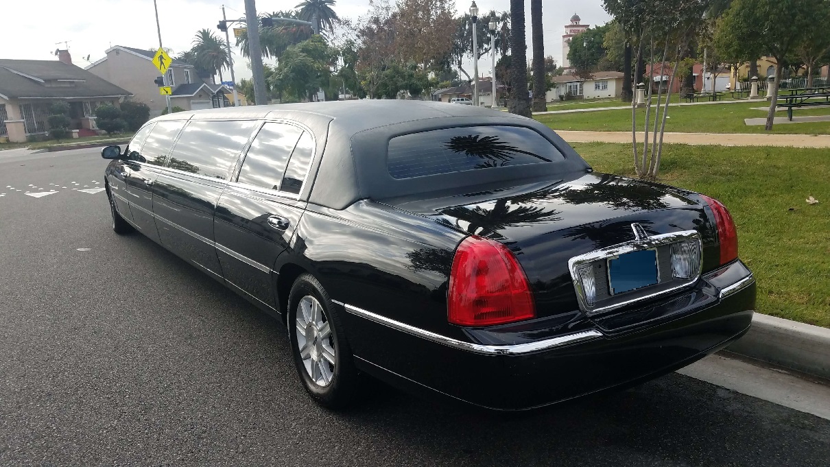 Limo service in Memphis - Image 1 of 1