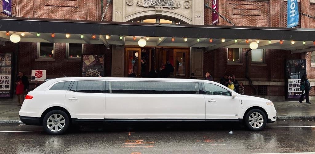 Limousine service in Boston - Image 1 of 1