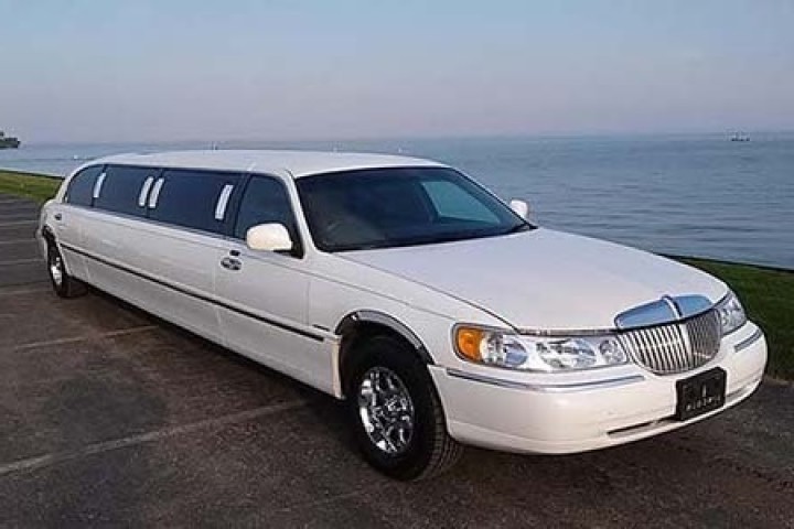 Limousine rental in Detroit