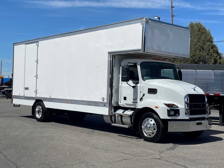 2025 26 Foot Commercial Boox Truck