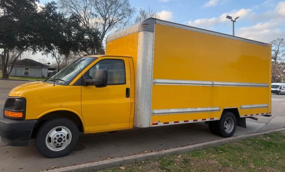 2017 GMC Savana Box Truck 10,000 Pounds - Image 1 of 1