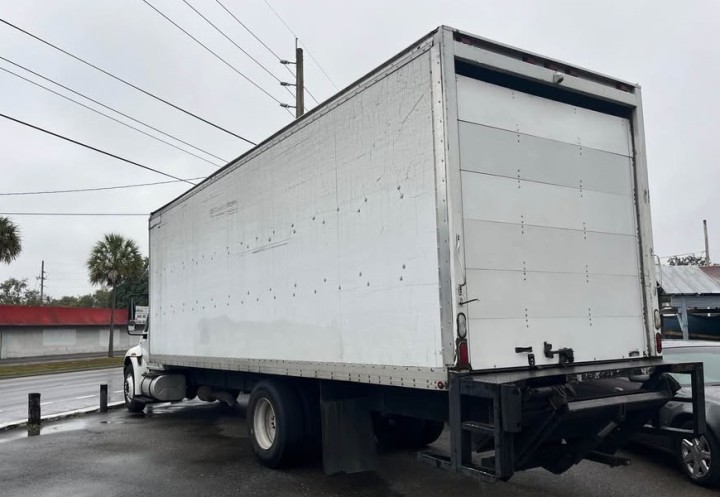 2011 International 26' Moving Box Truck