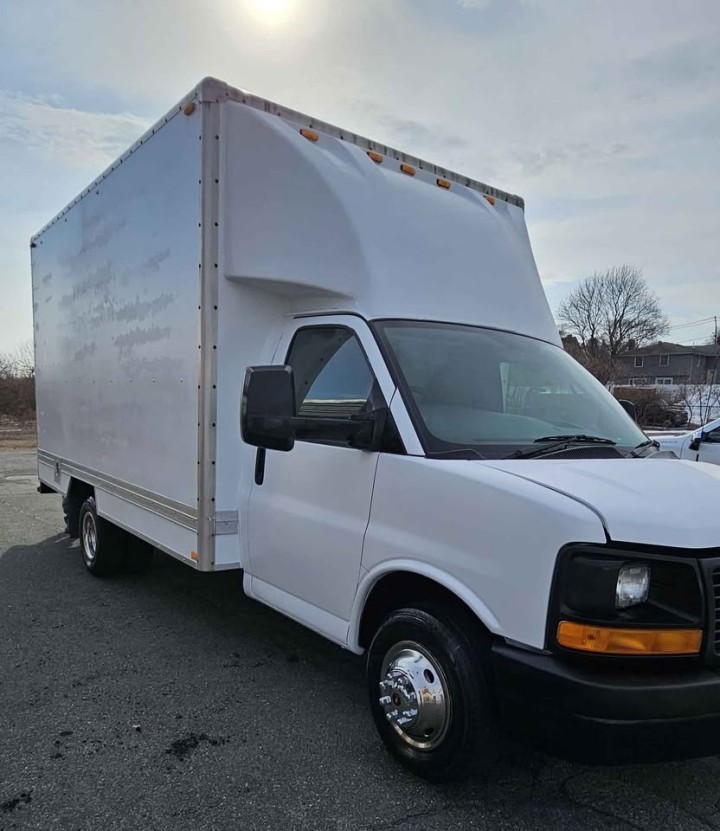 2014 GMC Savana 14 ft Box Truck