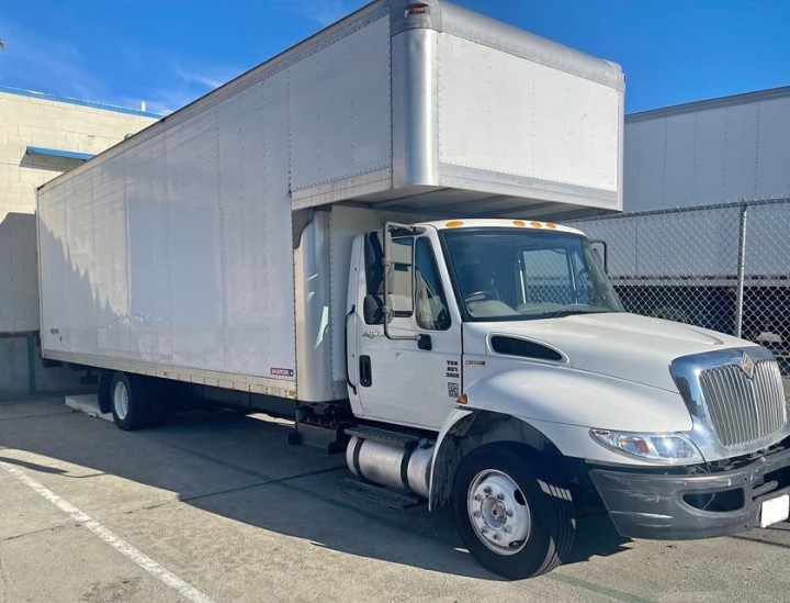 2014 International 26 ft Moving Truck