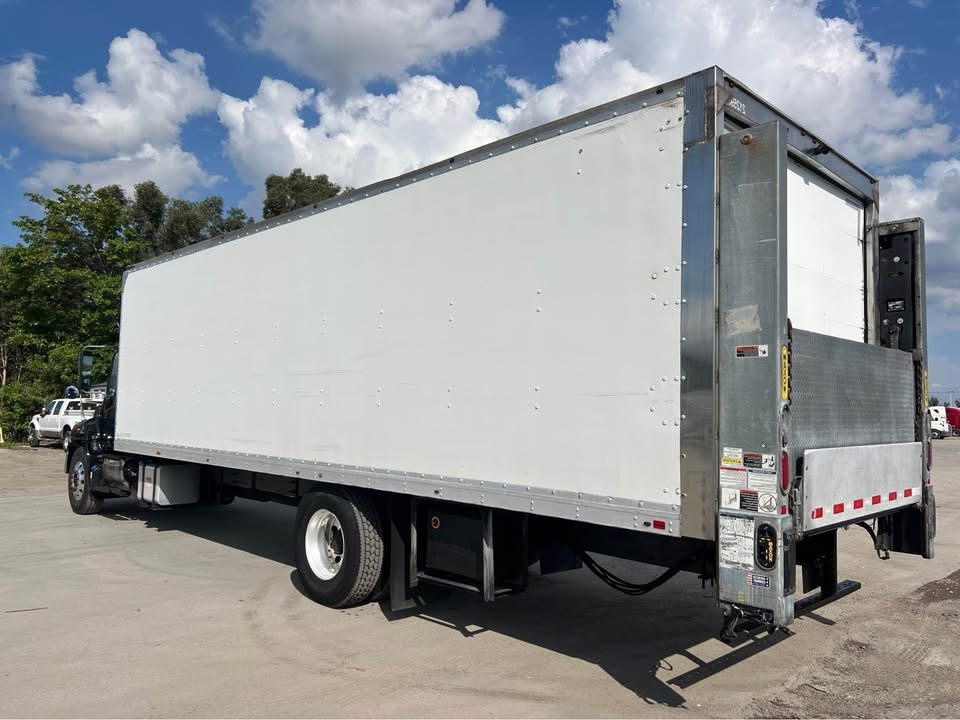 2017 HINO 268 Box Truck 28 ft - Image 1 of 1