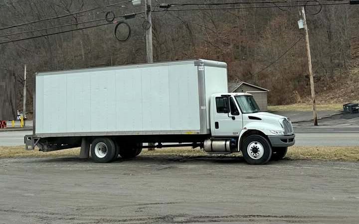 2019 International 4500 Moving Truck 26&#039; - Image 1 of 1