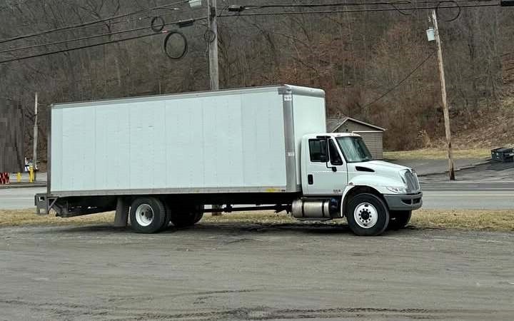 2019 International 4500 Moving Truck 26'