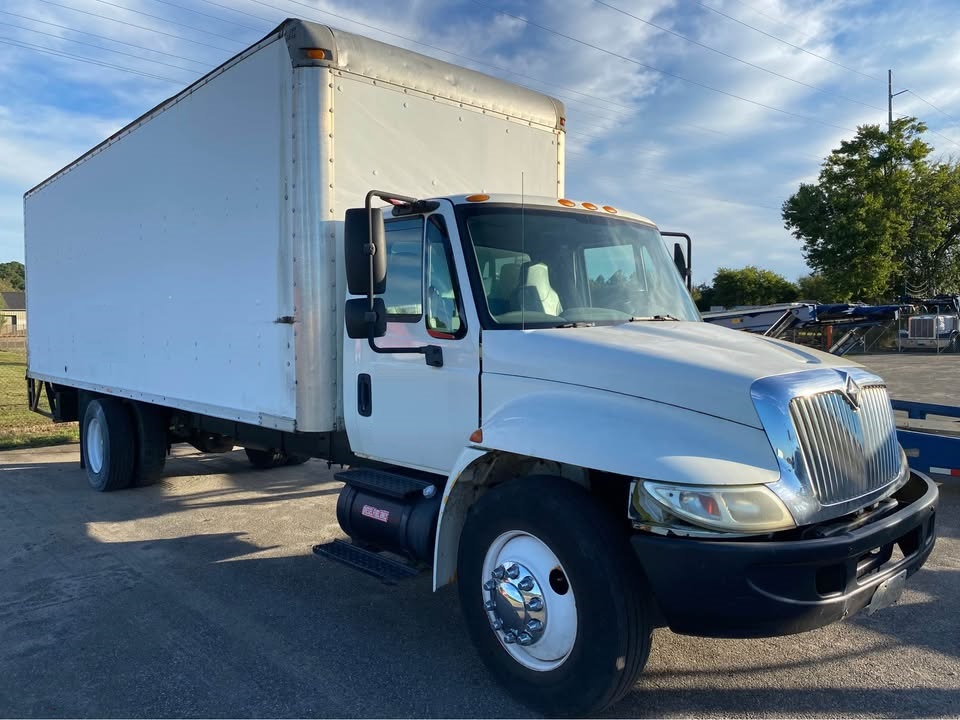 2006 International Box Truck 26&#039; - Image 1 of 1