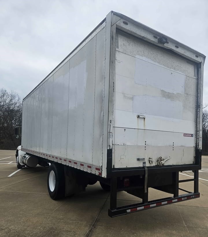 2018 Kenworth T300 26 ft Box Truck