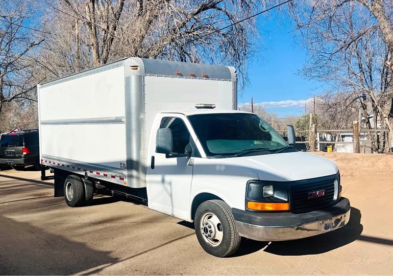 2008 GMC Savana Moving Truck 16ft - Image 1 of 1