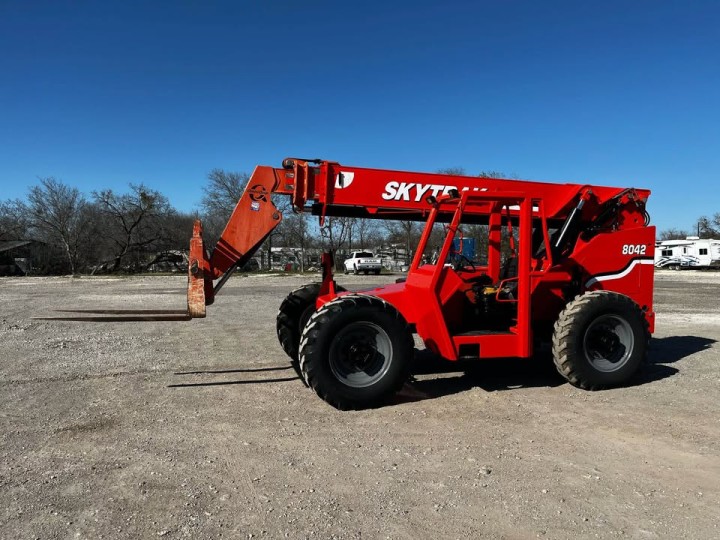 Sky Trak 8042 Telehandler Forklift 1,800 lbs