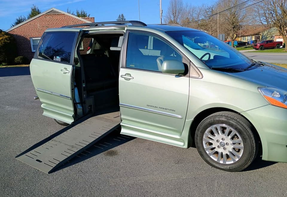 2010 Toyota Sienna XLE Limited Handicap Accessible Van - Image 1 of 1