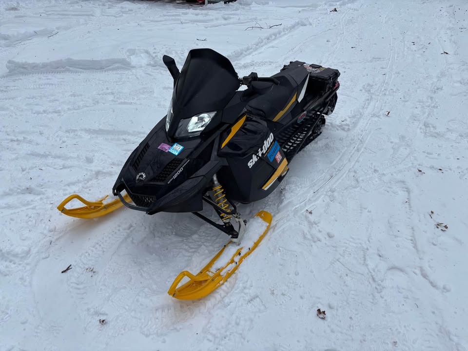 2012 Ski-Doo 1200 4-TEC Snowmobile - Image 1 of 1