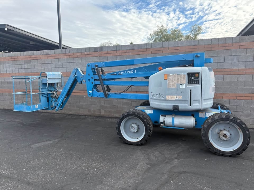 Genie Z-45/25J Articulating Boom Lift - Image 1 of 1