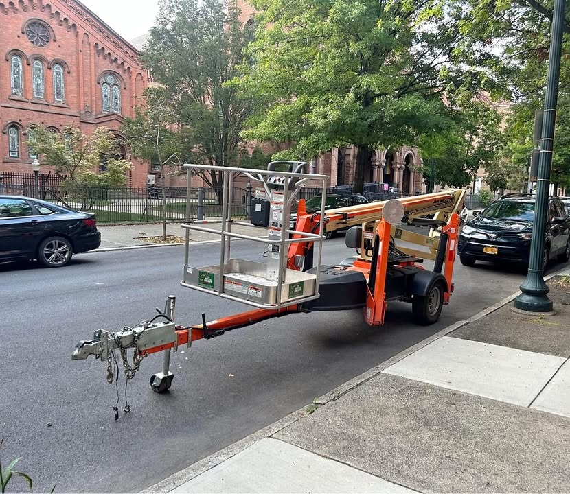 JLG T350 Towable Boom Lift - Image 1 of 1