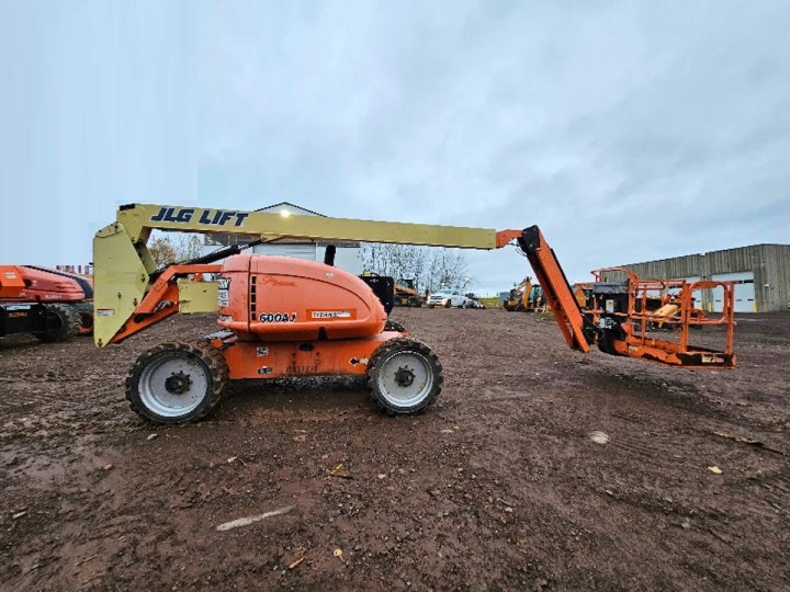 JLG 600AJ Articulating Boom Lift