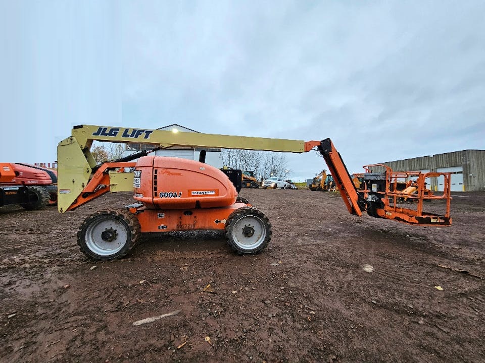 JLG 600AJ Articulating Boom Lift - Image 1 of 1